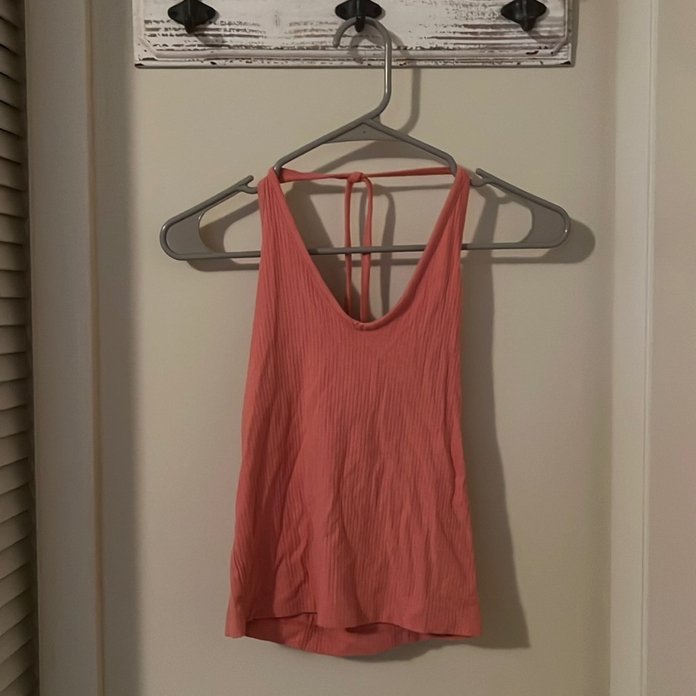 pink tank top